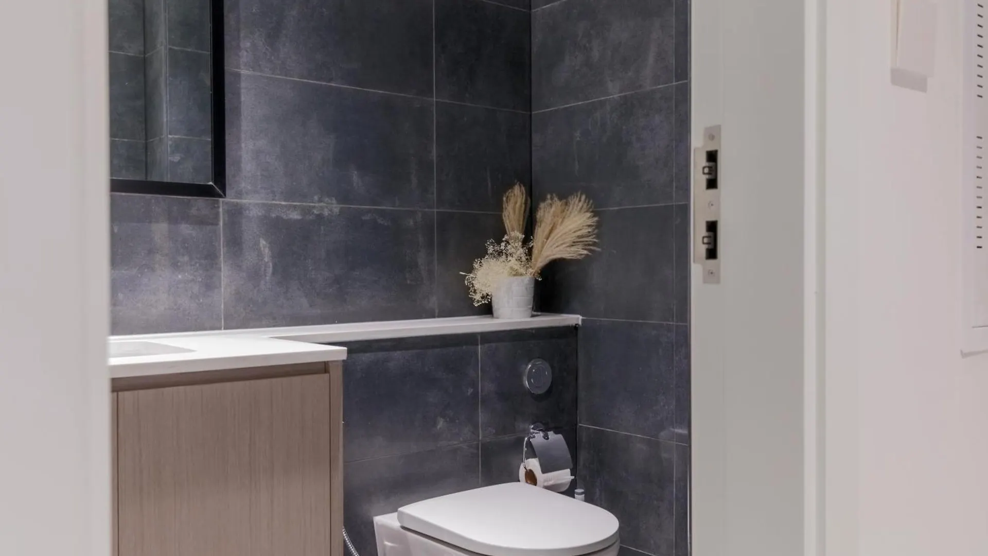 Sahab - Stunning 1Br With Terrace At The Bolivard Sharjah United Arab Emirates