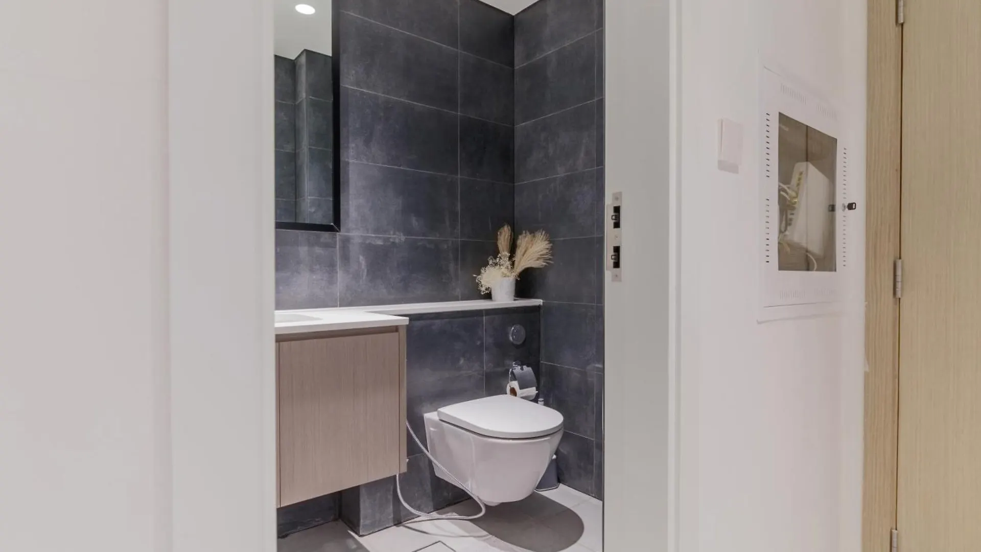 Apartment Sahab - Stunning 1Br With Terrace At The Bolivard Sharjah United Arab Emirates