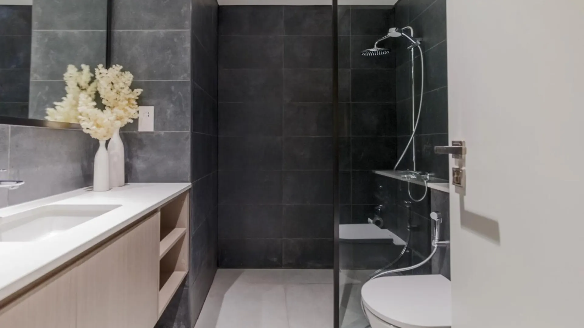 Sahab - Stunning 1Br With Terrace At The Bolivard Sharjah 0*,  United Arab Emirates