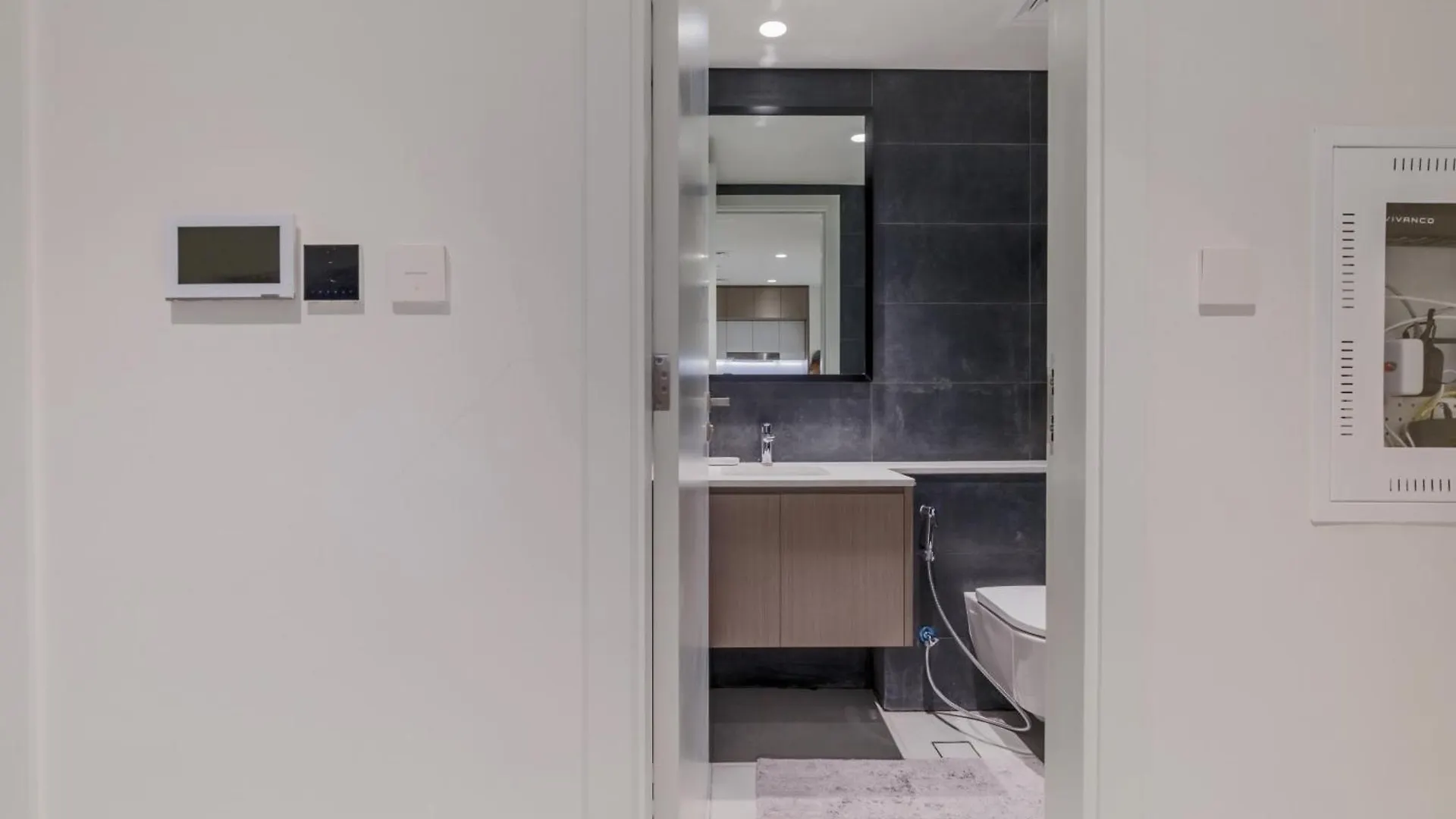 Sahab - Stunning 1Br With Terrace At The Bolivard Sharjah 0*,