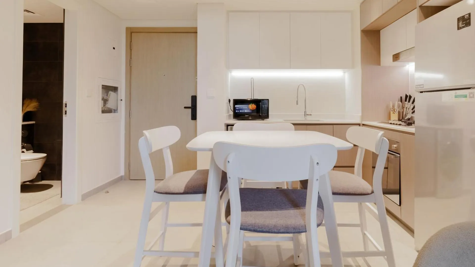 Sahab - Stunning 1Br With Terrace At The Bolivard Sharjah