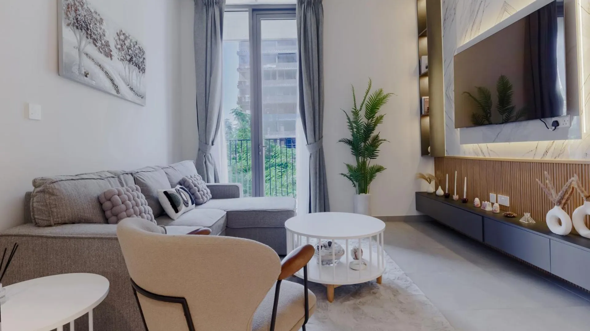Sahab - Stunning 1Br With Terrace At The Bolivard Sharjah 0*,